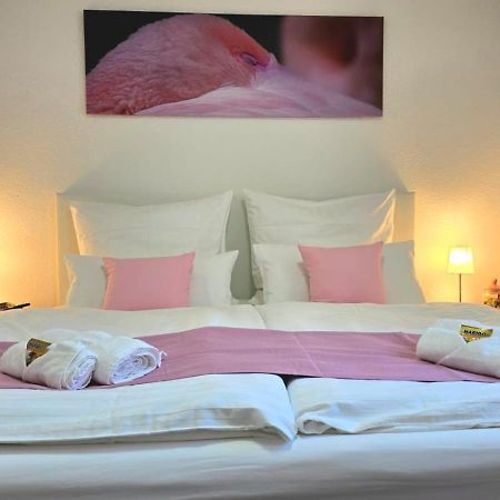 Happy Homes Pink - Up To 5 - Kueche - W-Lan - Netflix - Honig - Badewanne Nidda Экстерьер фото