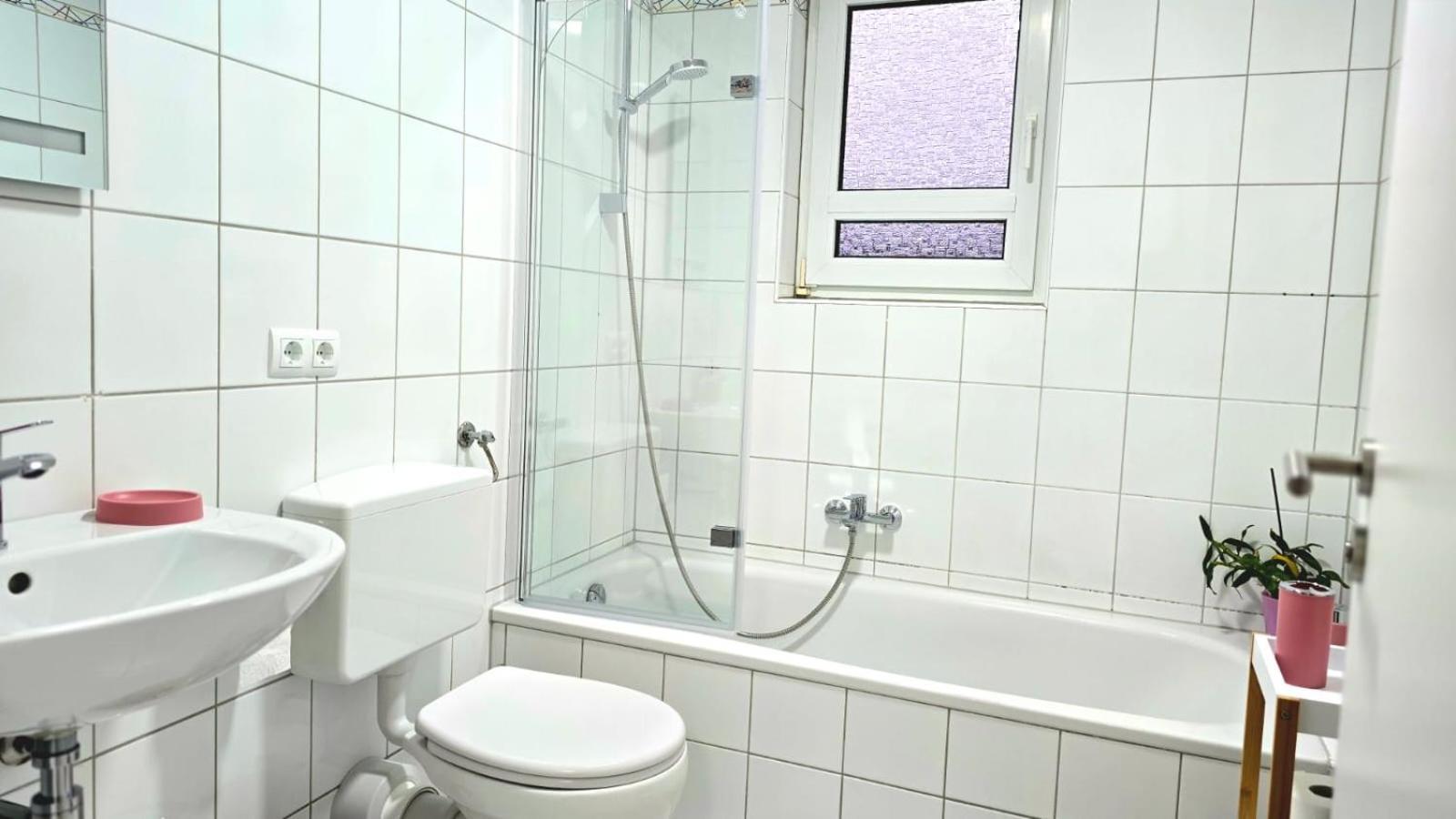 Happy Homes Pink - Up To 5 - Kueche - W-Lan - Netflix - Honig - Badewanne Nidda Экстерьер фото