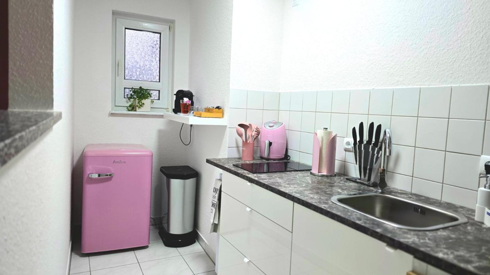 Happy Homes Pink - Up To 5 - Kueche - W-Lan - Netflix - Honig - Badewanne Nidda Экстерьер фото