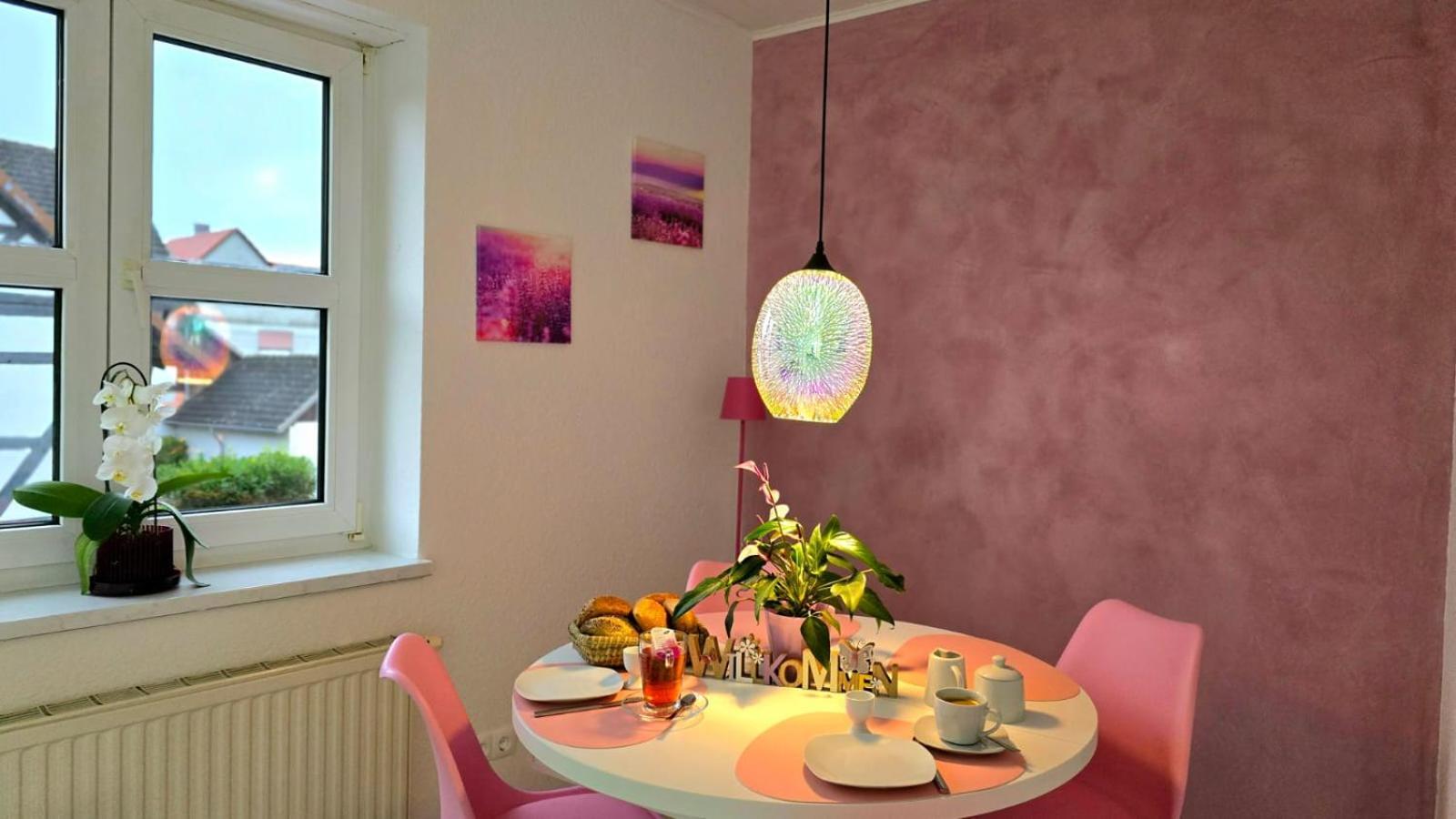 Happy Homes Pink - Up To 5 - Kueche - W-Lan - Netflix - Honig - Badewanne Nidda Экстерьер фото