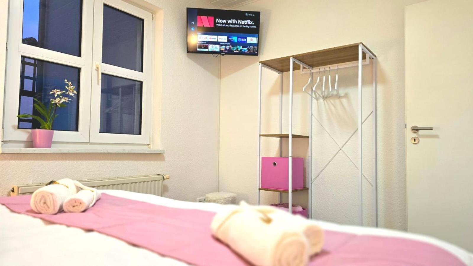 Happy Homes Pink - Up To 5 - Kueche - W-Lan - Netflix - Honig - Badewanne Nidda Экстерьер фото