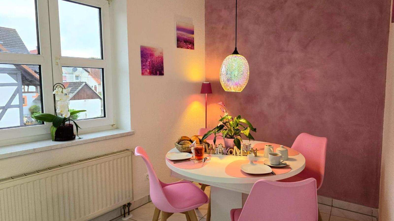 Happy Homes Pink - Up To 5 - Kueche - W-Lan - Netflix - Honig - Badewanne Nidda Экстерьер фото